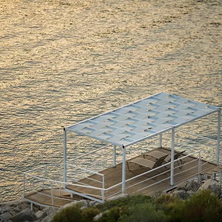 וילה Beachfront White With Private Swimming Pool קלקן